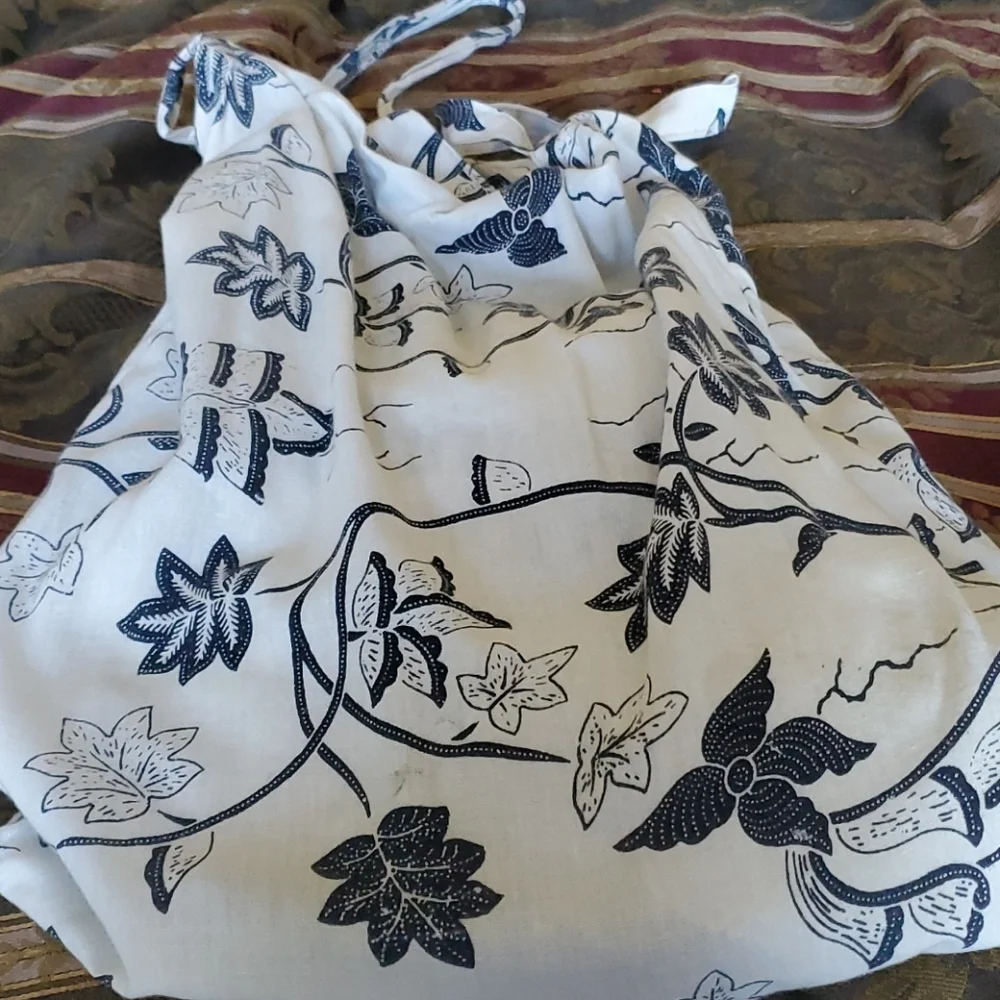 The sak only one made with two bags / bracelet namaste only bag ever made